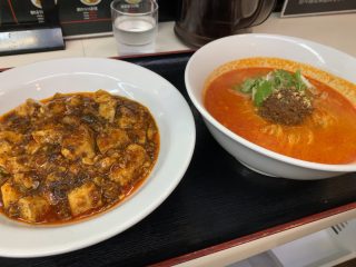 ロッキーと担々麺と麻婆丼